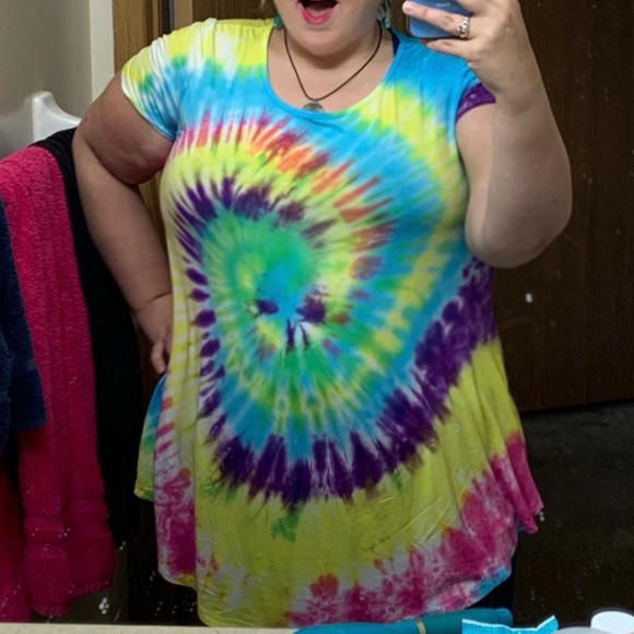 Plus Size Shortsleeved Tie Dye Tunic XL - XXXL - Picture 2 of 4
